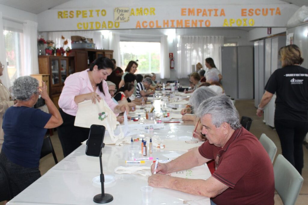 O Dia Internacional da Pessoa Idosa foi vivido do jeito em que acreditamos por aqui: com encontros, aprendizado e muitos momentos compartilhados.
